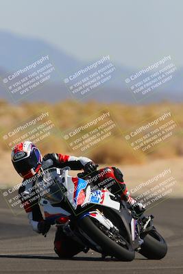 media/Oct-08-2022-SoCal Trackdays (Sat) [[1fc3beec89]]/Turn 16 (125pm)/